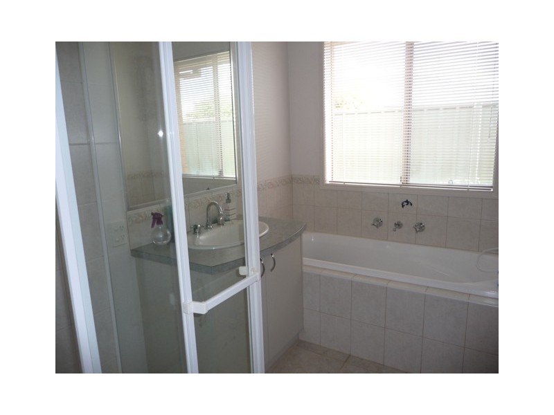 34 Woodlands Circuit, Echuca VIC 3564