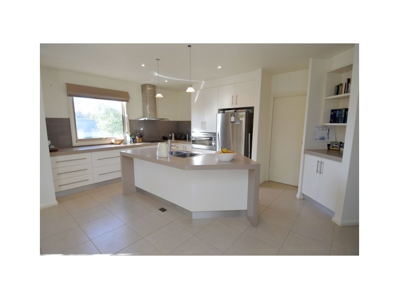 61 Pakenham Street, Echuca VIC 3564