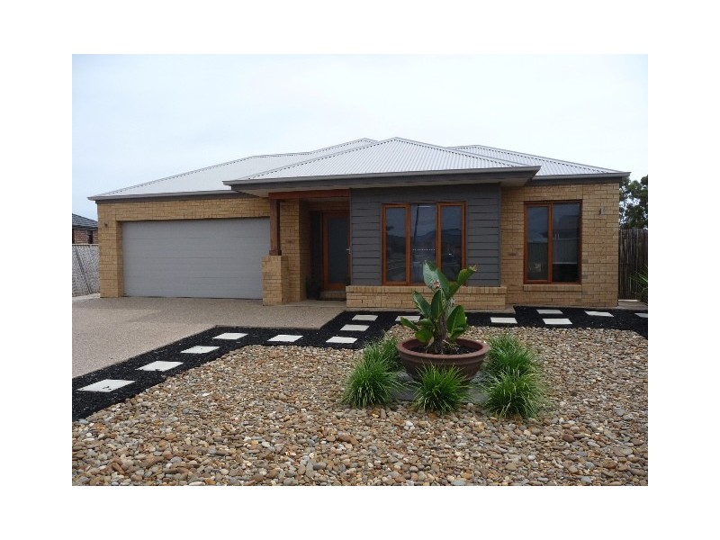 4 Dover Crt, Echuca VIC 3564