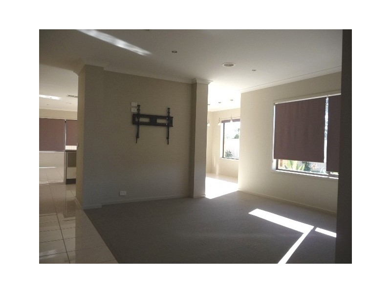 4 Dover Crt, Echuca VIC 3564