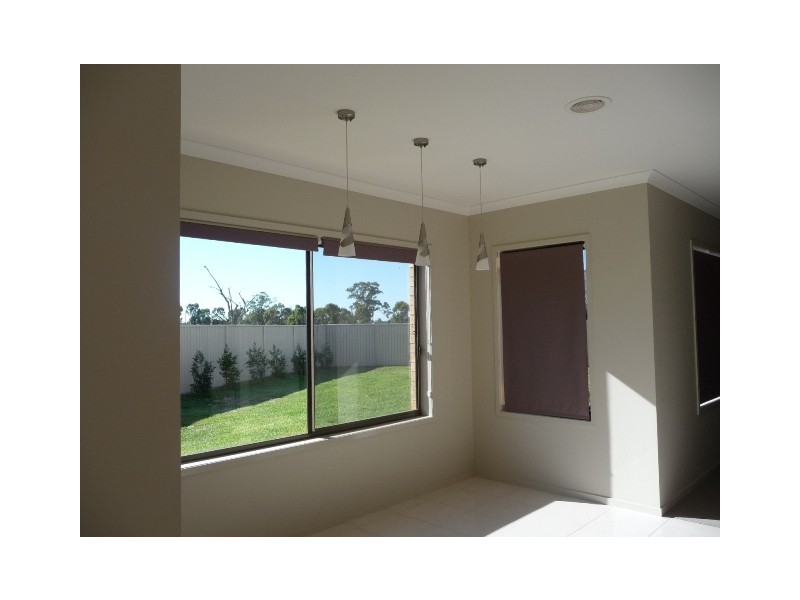 4 Dover Crt, Echuca VIC 3564