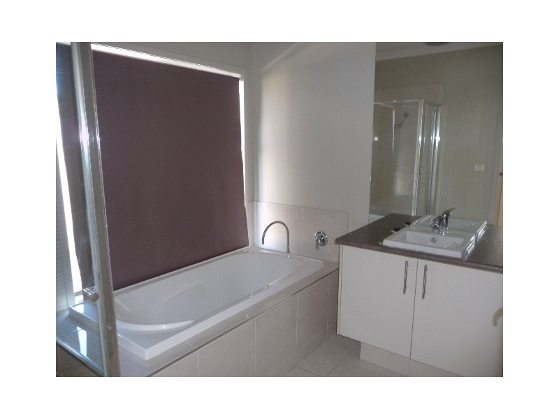 4 Dover Crt, Echuca VIC 3564