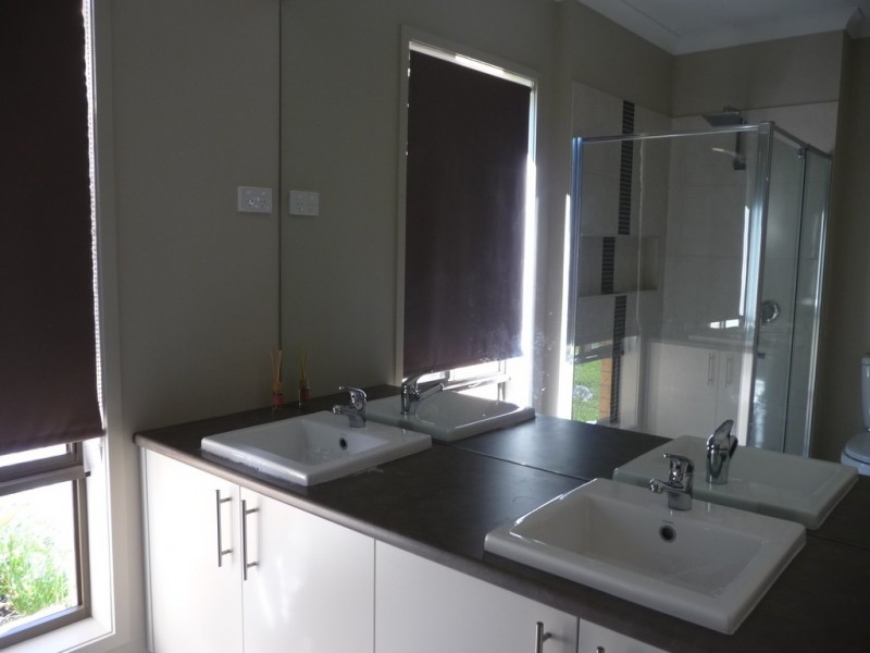 4 Dover Crt, Echuca VIC 3564