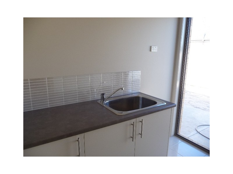 4 Dover Crt, Echuca VIC 3564