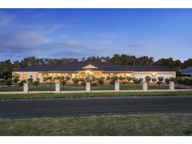 11 Chelsworth Drive, Echuca VIC 3564