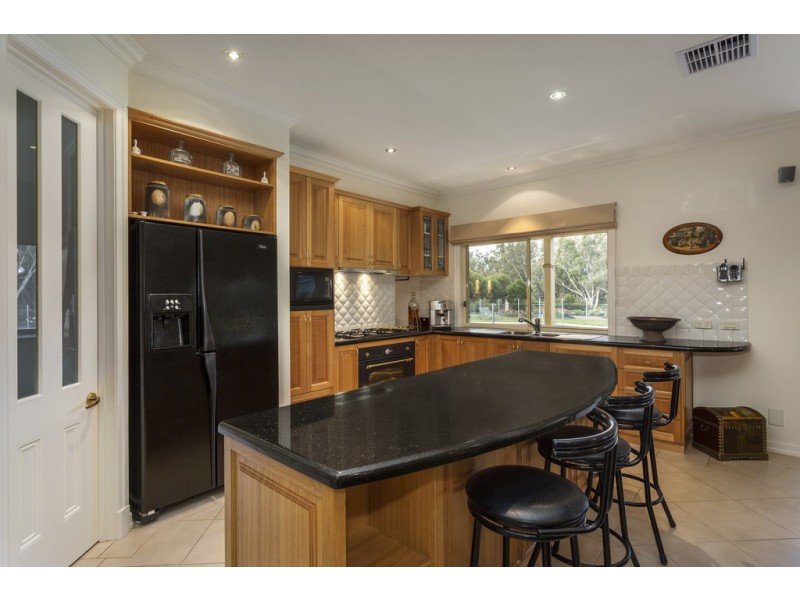 11 Chelsworth Drive, Echuca VIC 3564