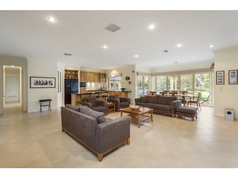 11 Chelsworth Drive, Echuca VIC 3564