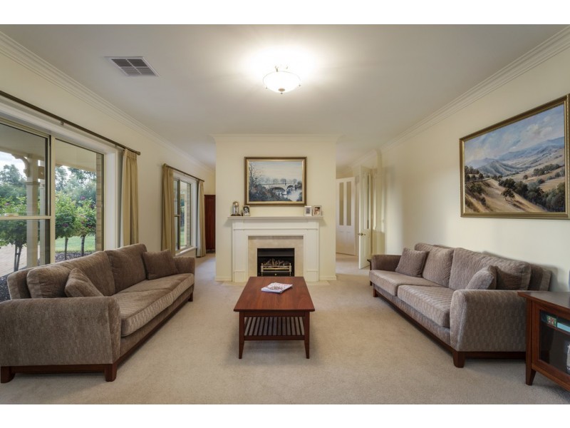 11 Chelsworth Drive, Echuca VIC 3564