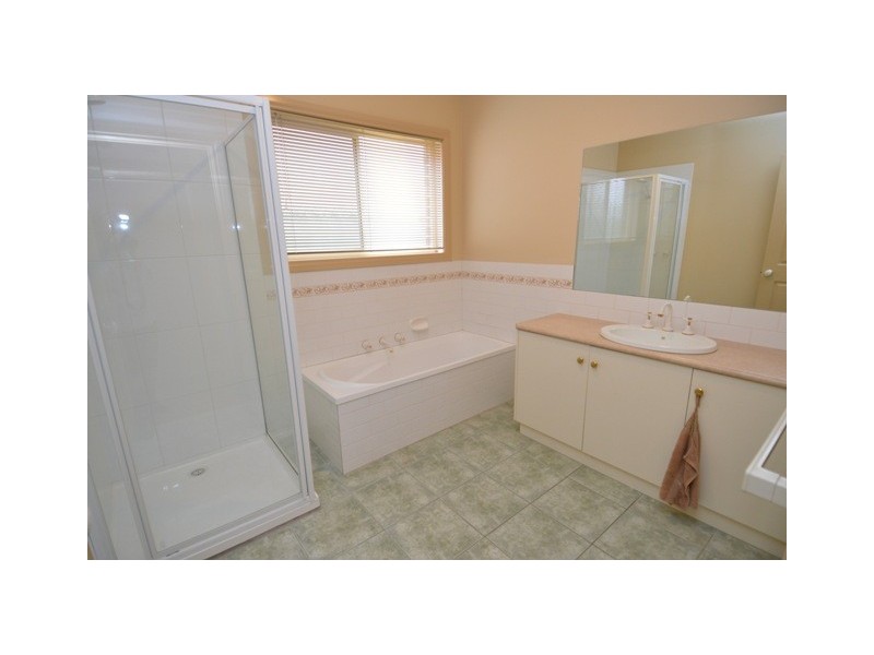 13 Murphy Way, Echuca VIC 3564