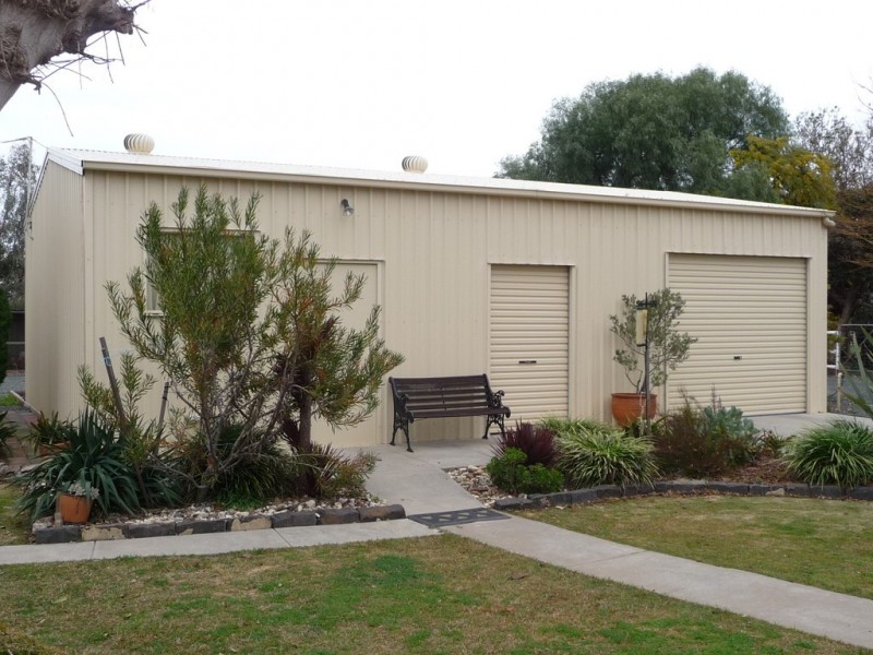 274 Simmie Rd, Echuca VIC 3564