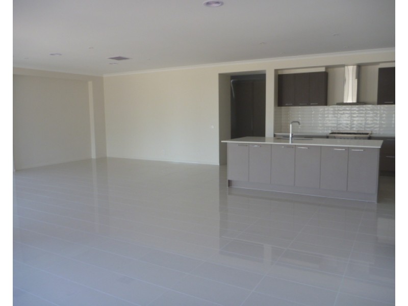 16 Forfar Drive, Moama NSW 2731