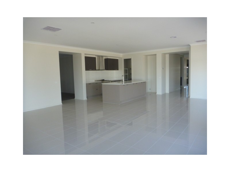 16 Forfar Drive, MOAMA  VIA, Echuca VIC 3564