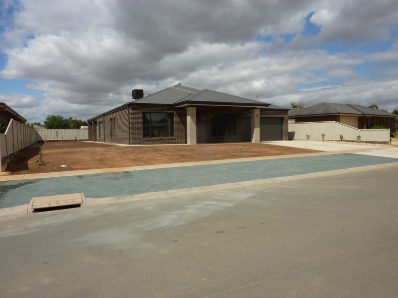 16 Forfar Drive, MOAMA  VIA, Echuca VIC 3564