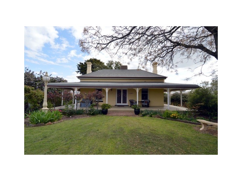 16 Echuca Road, Rochester VIC 3561