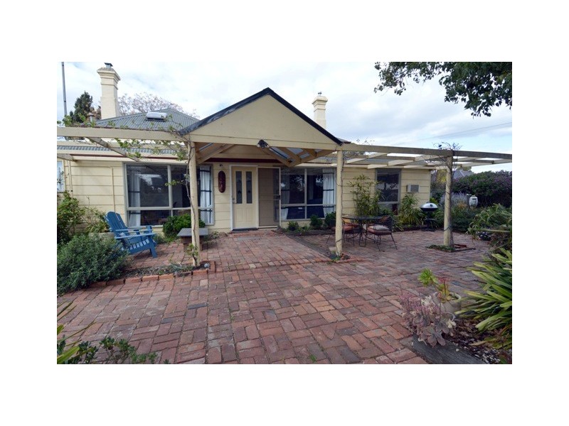 16 Echuca Road, Rochester VIC 3561