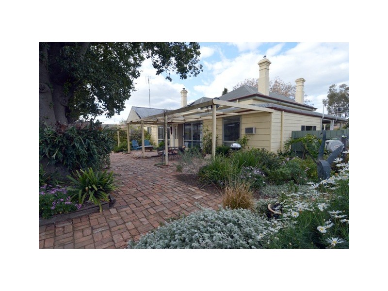 16 Echuca Road, Rochester VIC 3561