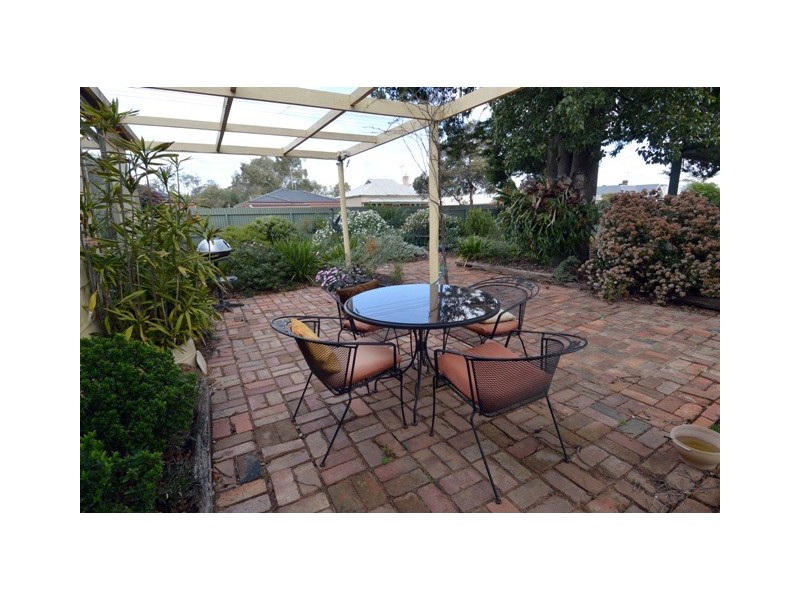 16 Echuca Road, Rochester VIC 3561