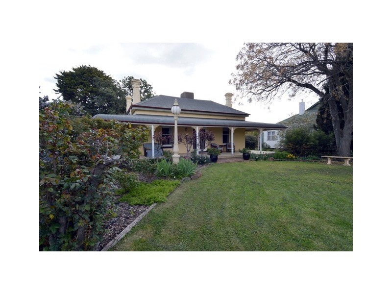 16 Echuca Road, Rochester VIC 3561