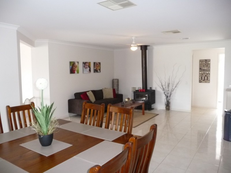 1 Dumfries Crt, Moama NSW 2731