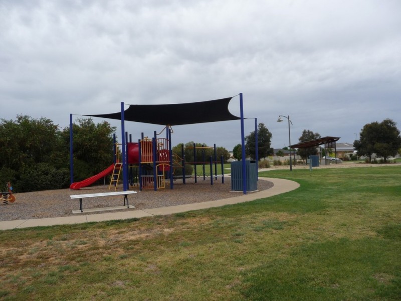 1 Dumfries Crt, Moama NSW 2731