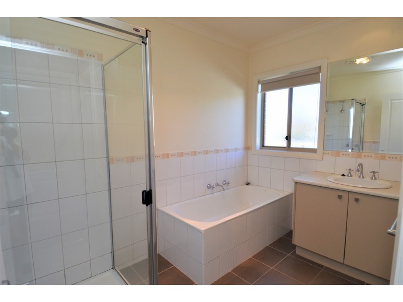 1 140 BOWEN STREET, Echuca VIC 3564