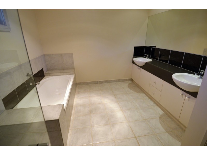 8 Dickson Street, Echuca VIC 3564