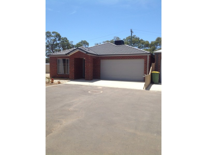 3 54 BRIDLINGTON AVENUE, Echuca VIC 3564