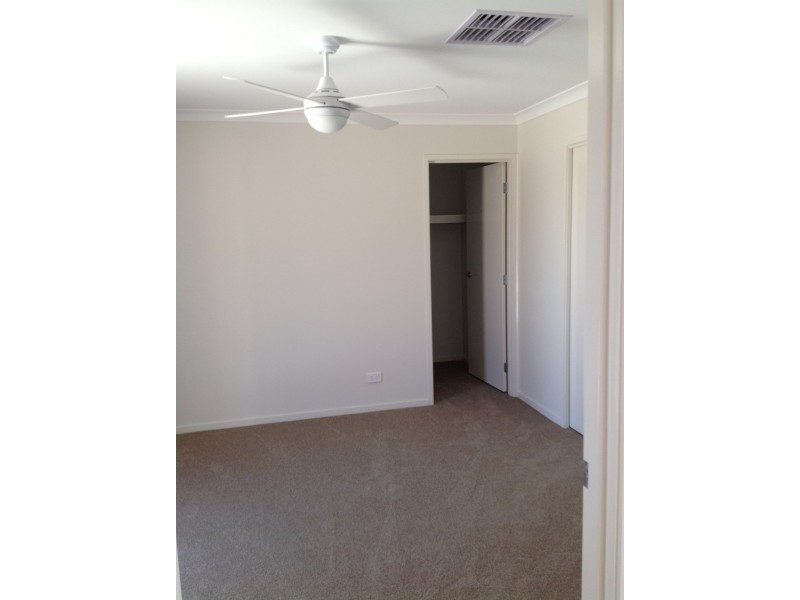 3 54 BRIDLINGTON AVENUE, Echuca VIC 3564