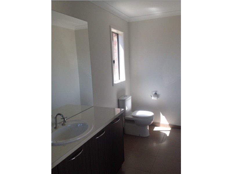 3 54 BRIDLINGTON AVENUE, Echuca VIC 3564