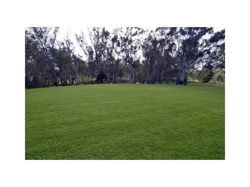 53 Schoeffel Drive, Echuca VIC 3564