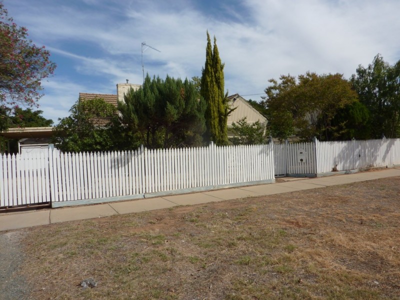 3 EYRE STREET, Echuca VIC 3564