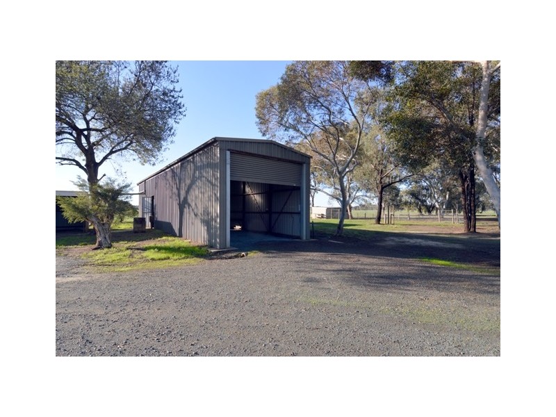 8652 Northern Hwy, Echuca VIC 3564