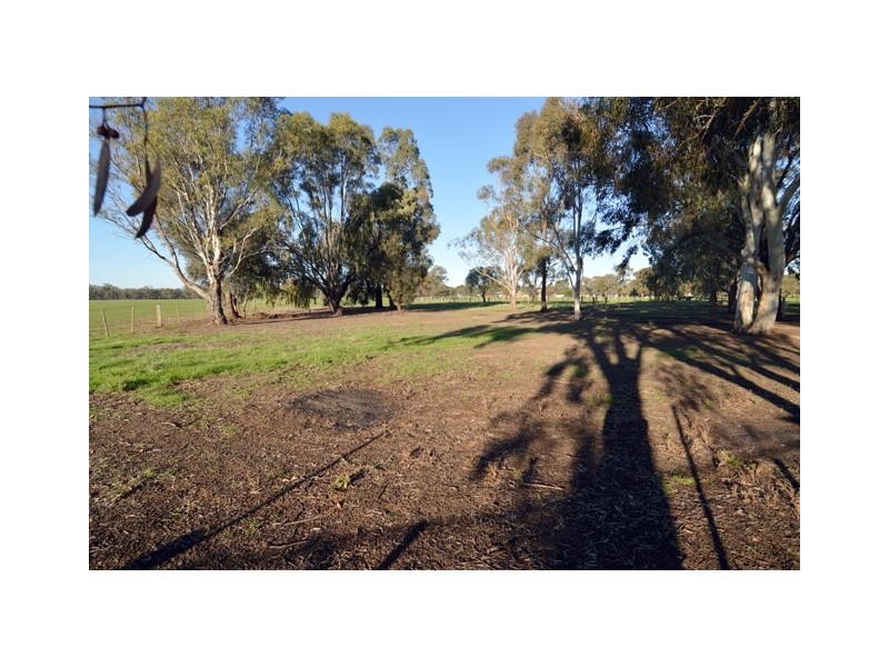 8652 Northern Hwy, Echuca VIC 3564
