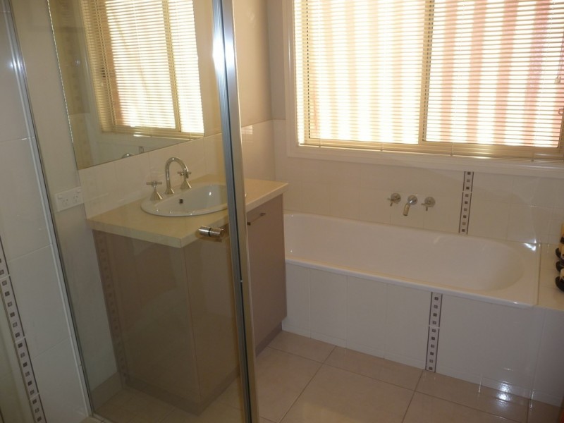 24 McLachlan Rd, Echuca VIC 3564