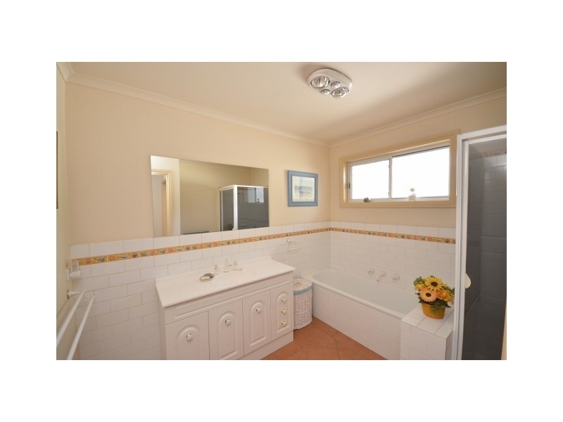 2 BOWEN STREET, Echuca VIC 3564