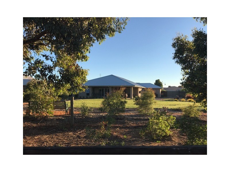 4 Pinot Court, Moama NSW 2731
