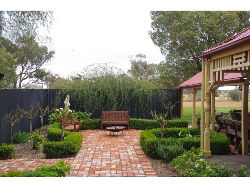 2889 Perricoota Road, Moama NSW 2731