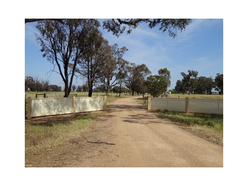 2889 Perricoota Road, Moama NSW 2731