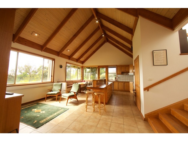129 Yurittas Road, Caveat VIC 3660