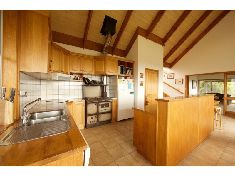 129 Yurittas Road, Caveat VIC 3660