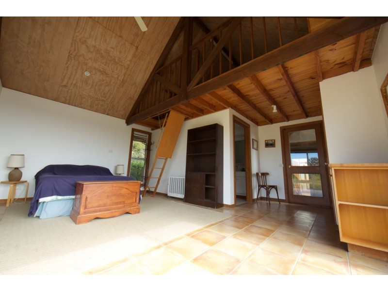 129 Yurittas Road, Caveat VIC 3660