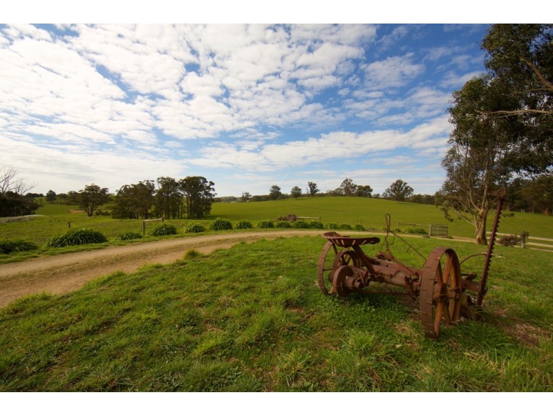129 Yurittas Road, Caveat VIC 3660