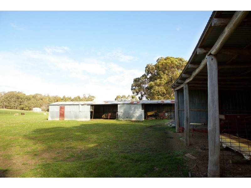 129 Yurittas Road, Caveat VIC 3660