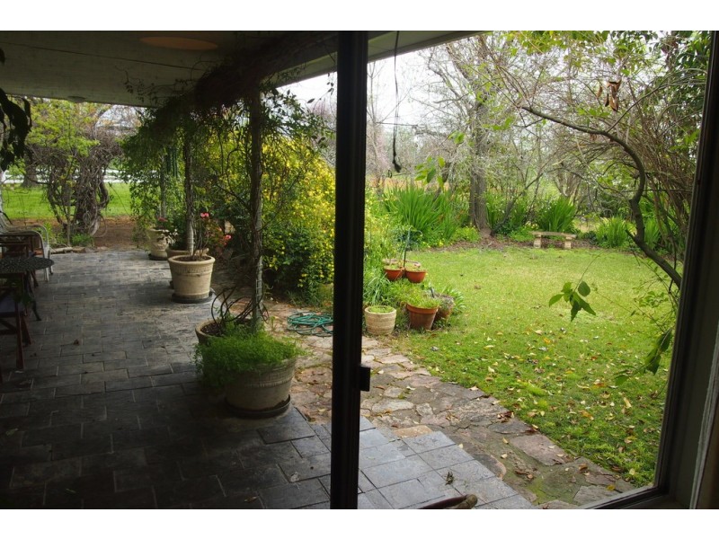 1586 Glenrowan Boweya Road, Taminick VIC 3675