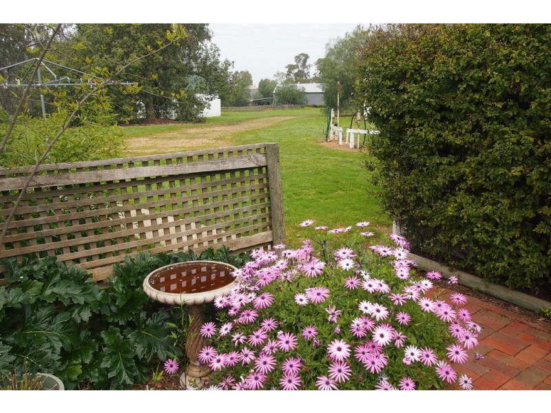 1586 Glenrowan Boweya Road, Taminick VIC 3675