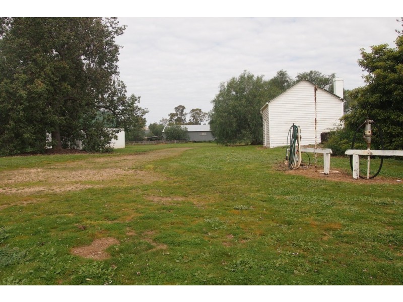 1586 Glenrowan Boweya Road, Taminick VIC 3675