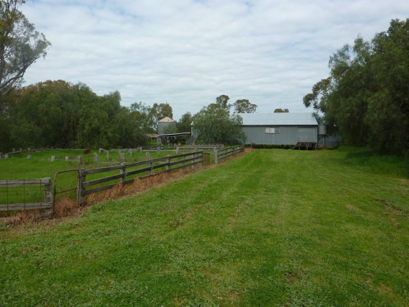 1586 Glenrowan Boweya Road, Taminick VIC 3675