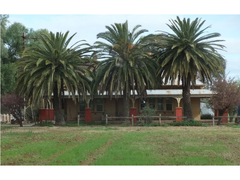 - Maldon Road, Eddington VIC 3472