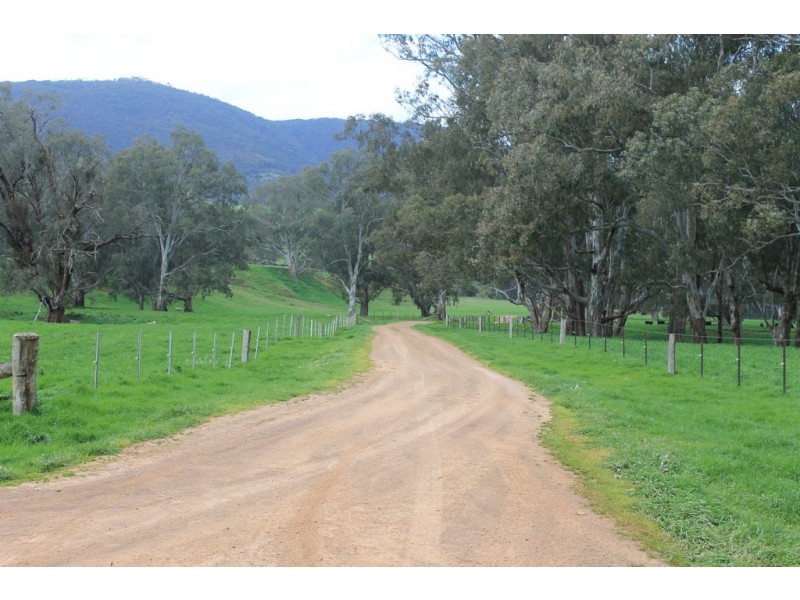 325 Switzerland Road, Ghin Ghin VIC 3717