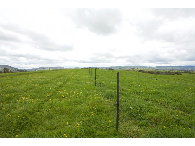 935 Highlands Road, Whiteheads Creek VIC 3660